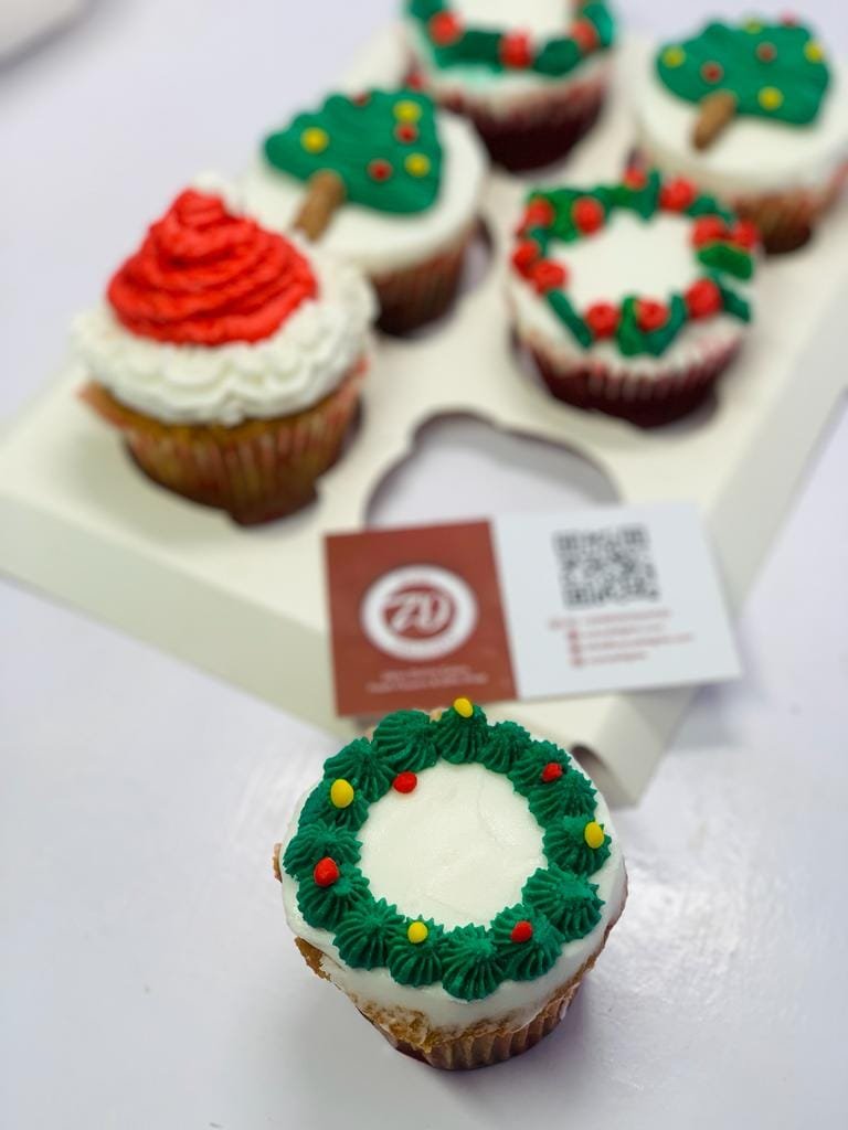 Christmas Cupcakes - Image 3