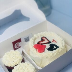 Love Bento Cake with Cupcakes