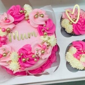 Adorable Supermum Bento Cake in a compact size, decorated with a heartfelt message, perfect for Mother’s Day or a sweet surprise for Mum.