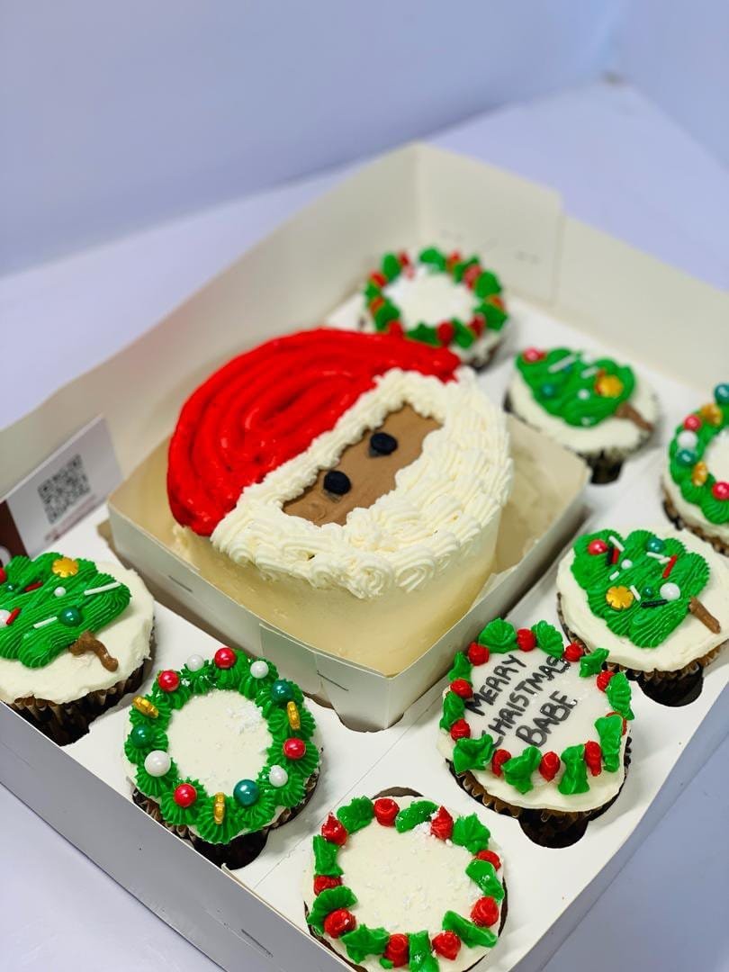 Santa Bento cake with cupcakes
